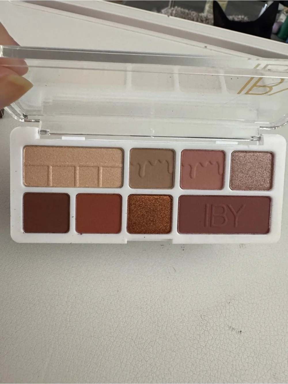 IBY Chocolatier Eyeshadow Palette - 8 Shade